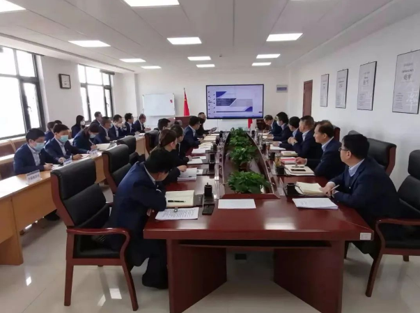 安博官方网站_安博（中国）
召开党委理论中心组集体学习会议(图2)